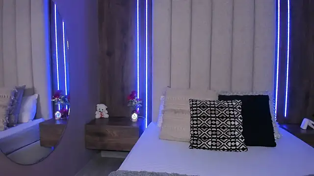 LucySalvatore  online show from 24, 2, 2026