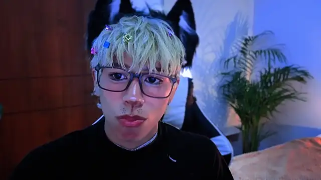 Snapshot of taichi_bluy chatting on 25, 10, 2025 taichi bluy online show from 25, 10, 2025