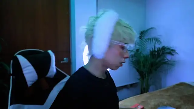 Snapshot of taichi_bluy chatting on 26, 10, 2025 taichi bluy online show from 26, 10, 2025