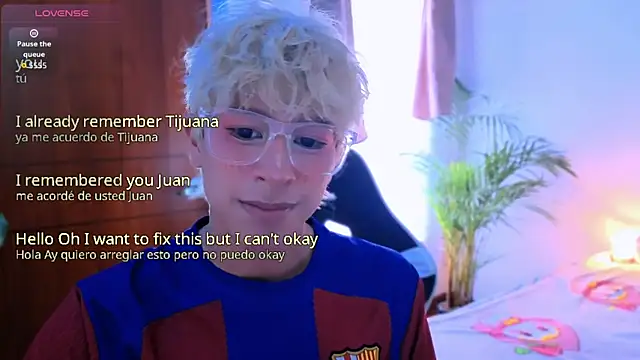 Snapshot of taichi_bluy chatting on 30, 10, 2025 taichi bluy online show from 30, 10, 2025