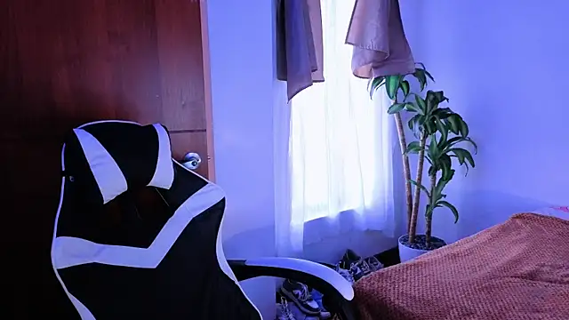 Snapshot of taichi_bluy chatting on 5, 11, 2025 taichi bluy online show from 5, 11, 2025