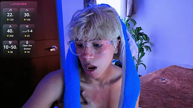 Snapshot of taichi_bluy chatting on 8, 11, 2025 taichi bluy online show from 8, 11, 2025