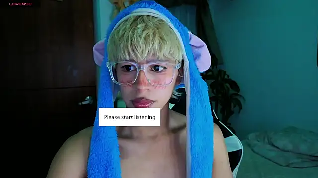 Snapshot of taichi_bluy chatting on 4, 12, 2025 taichi bluy online show from 4, 12, 2025