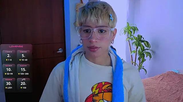 Snapshot of taichi_bluy chatting on 15, 12, 2025 taichi bluy online show from 15, 12, 2025