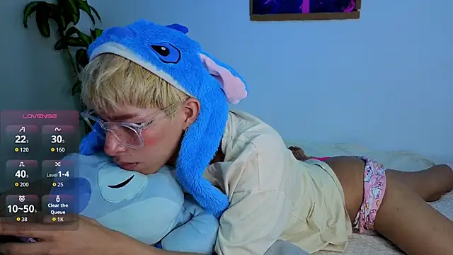 Snapshot of taichi_bluy chatting on 16, 12, 2025 taichi bluy online show from 16, 12, 2025