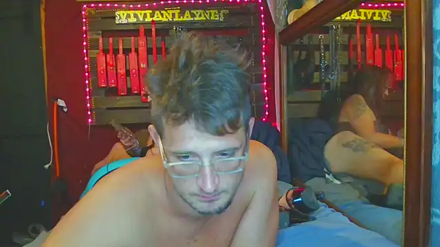 Snapshot of vivianlayne chatting on 9, 10, 2025 vivianlayne online show from 9, 10, 2025