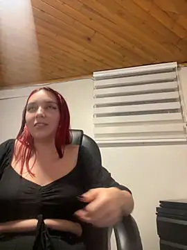 Snapshot of Karen18_boobs chatting on 12, 9, 2025 Karen18 boobs online show from 12, 9, 2025