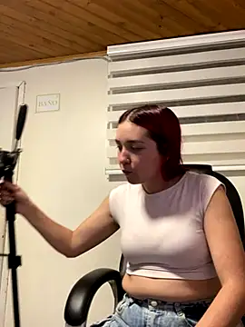 Snapshot of Karen18_boobs chatting on 16, 9, 2025 Karen18 boobs online show from 16, 9, 2025