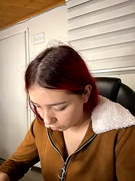 Snapshot of Karen18_boobs chatting on 11, 10, 2025 Karen18 boobs online show from 11, 10, 2025