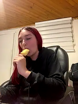 Snapshot of Karen18_boobs chatting on 16, 10, 2025 Karen18 boobs online show from 16, 10, 2025