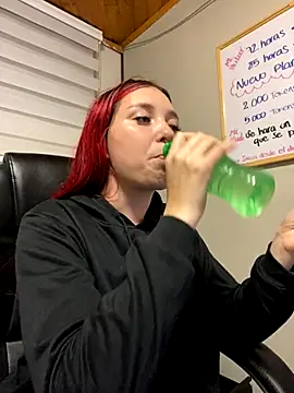 Snapshot of Karen18_boobs chatting on 17, 10, 2025 Karen18 boobs online show from 17, 10, 2025