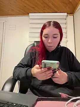 Snapshot of Karen18_boobs chatting on 18, 10, 2025 Karen18 boobs online show from 18, 10, 2025