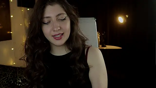 Snapshot of Mary_Miiller chatting on 4, 3, 2026 Mary Miiller online show from 4, 3, 2026