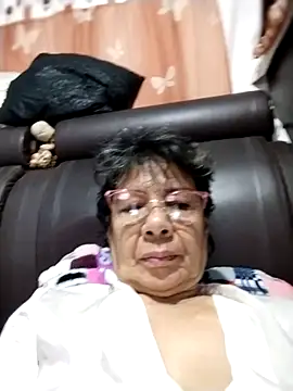 OliviaMorris1 online show from 29, 10, 2025