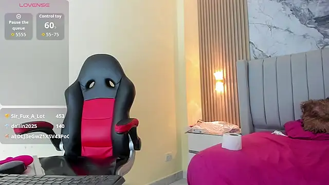 Snapshot of AURORAMARTIN2 chatting on 23, 11, 2025 AURORAMARTIN2 online show from 23, 11, 2025