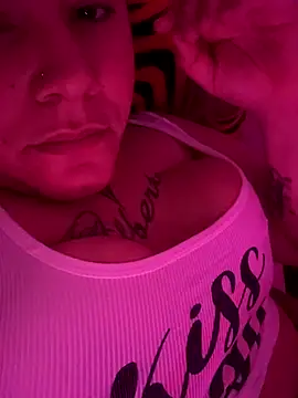 Snapshot of valen1891 chatting on 27, 10, 2025 valen1891 online show from 27, 10, 2025