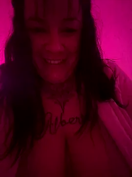 Snapshot of valen1891 chatting on 17, 11, 2025 valen1891 online show from 17, 11, 2025