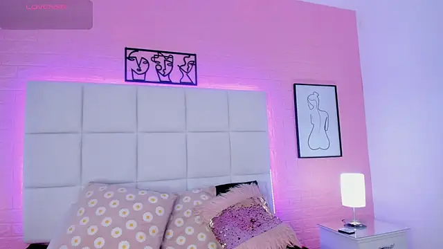 Snapshot of Meloddy_Parkerr_ chatting on 15, 3, 2026 Meloddy Parkerr online show from 15, 3, 2026