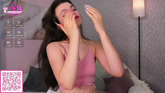 Snapshot of ShyEmma_ chatting on 4, 10, 2025 ShyEmma online show from 4, 10, 2025