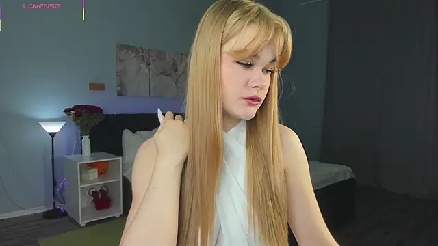 Snapshot of ShyEmma_ chatting on 24, 11, 2025 ShyEmma online show from 24, 11, 2025