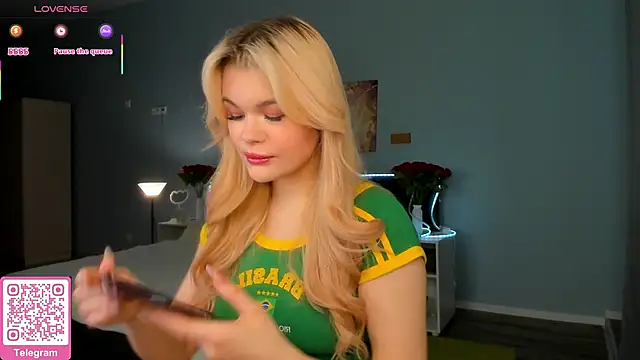 Snapshot of ShyEmma_ chatting on 13, 3, 2026 ShyEmma online show from 13, 3, 2026