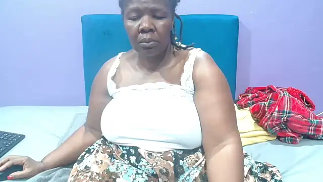 Snapshot of NaughtyChubbyZoe chatting on 22, 9, 2025 NaughtyChubbyZoe online show from 22, 9, 2025