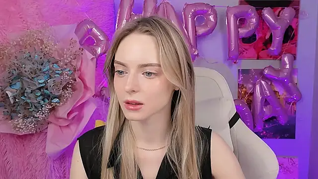 Snapshot of JuliaBrewwer chatting on 22, 9, 2025 JuliaBrewwer online show from 22, 9, 2025