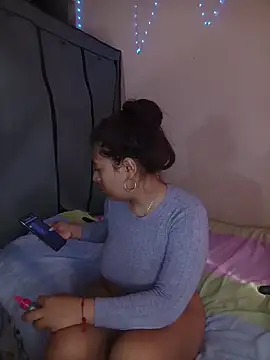 Snapshot of coonyhillss chatting on 13, 4, 2026 coonyhillss online show from 13, 4, 2026