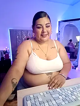 Snapshot of AndreaKinky chatting on 25, 10, 2025 AndreaKinky online show from 25, 10, 2025