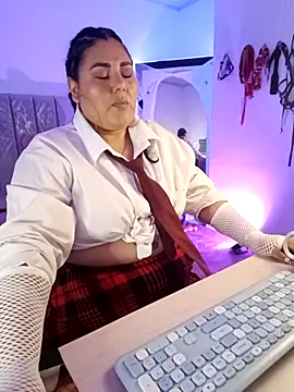 Snapshot of AndreaKinky chatting on 29, 10, 2025 AndreaKinky online show from 29, 10, 2025