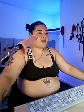 Snapshot of AndreaKinky chatting on 13, 11, 2025 AndreaKinky online show from 13, 11, 2025