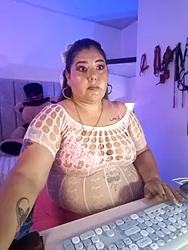 Snapshot of AndreaKinky chatting on 26, 11, 2025 AndreaKinky online show from 26, 11, 2025