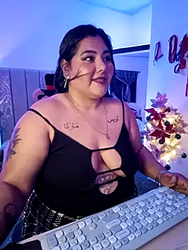 Snapshot of AndreaKinky chatting on 5, 12, 2025 AndreaKinky online show from 5, 12, 2025