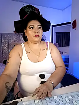 Snapshot of AndreaKinky chatting on 14, 12, 2025 AndreaKinky online show from 14, 12, 2025