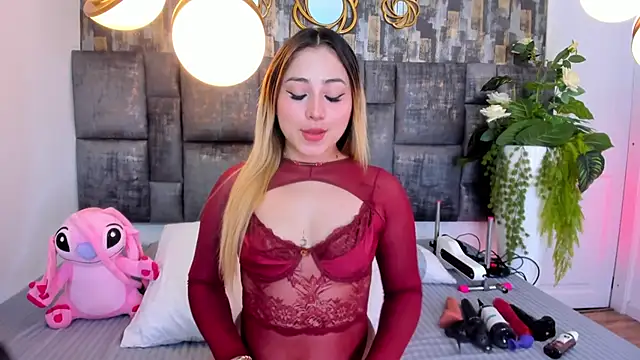 Snapshot of PatyLawrence chatting on 28, 10, 2025 PatyLawrence online show from 28, 10, 2025