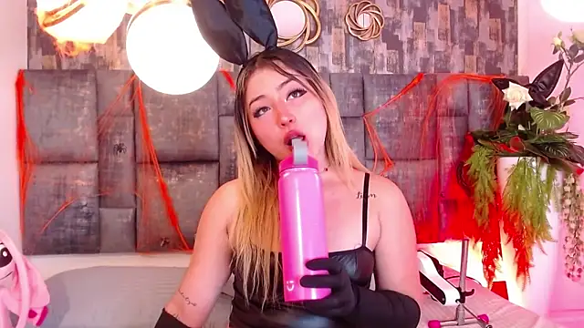 Snapshot of PatyLawrence chatting on 1, 11, 2025 PatyLawrence online show from 1, 11, 2025