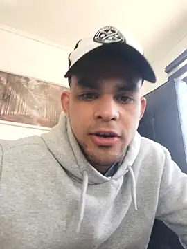 Snapshot of jhoi95 chatting on 11, 9, 2025 jhoi95 online show from 11, 9, 2025