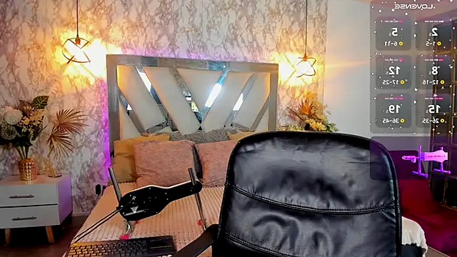 Snapshot of Aisha_poweer chatting on 11, 11, 2025 Aisha poweer online show from 11, 11, 2025