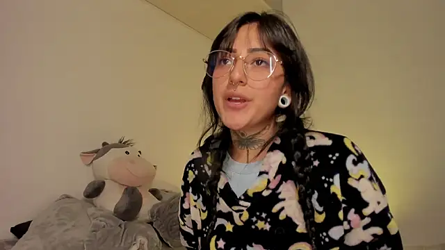 Snapshot of lola_n_apolo chatting on 10, 9, 2025 lola n apolo online show from 10, 9, 2025