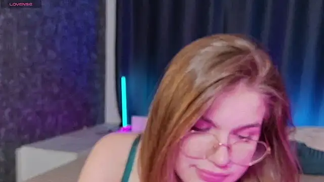 Snapshot of SophieMurrr chatting on 28, 5, 2026 SophieMurrr online show from 28, 5, 2026