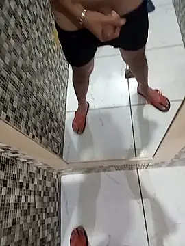 Alejandro260785 online show from 5, 1, 2026