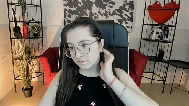 Snapshot of VirtuallVoyant chatting on 12, 11, 2025 VirtuallVoyant online show from 12, 11, 2025