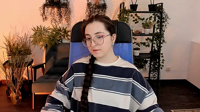 Snapshot of VirtuallVoyant chatting on 3, 12, 2025 VirtuallVoyant online show from 3, 12, 2025