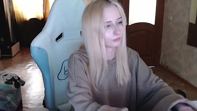 Snapshot of Cutti_Crystal chatting on 21, 4, 2026 Cutti Crystal online show from 21, 4, 2026