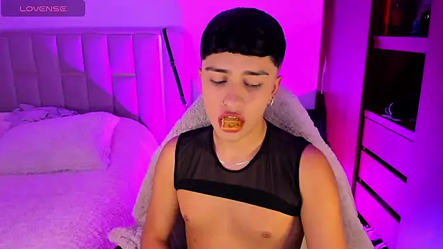 Snapshot of Matheewx_m chatting on 17, 4, 2026 Matheewx m online show from 17, 4, 2026