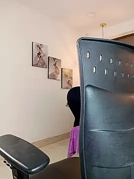 Snapshot of Rossi_ss1 chatting on 13, 11, 2025 Rossi ss1 online show from 13, 11, 2025