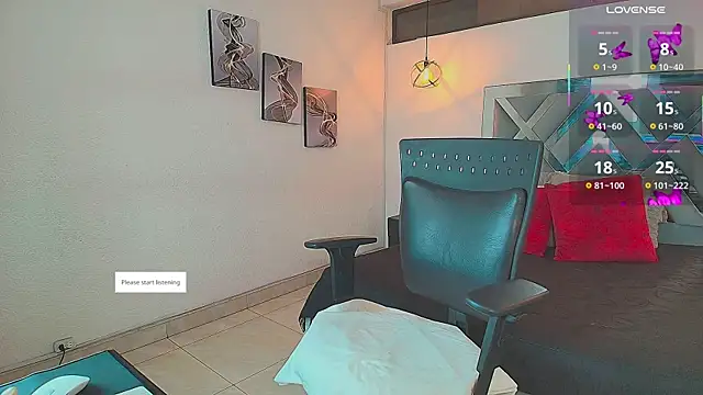 Snapshot of Rossi_ss1 chatting on 27, 11, 2025 Rossi ss1 online show from 27, 11, 2025