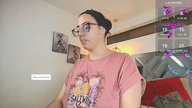 Snapshot of Rossi_ss1 chatting on 5, 12, 2025 Rossi ss1 online show from 5, 12, 2025