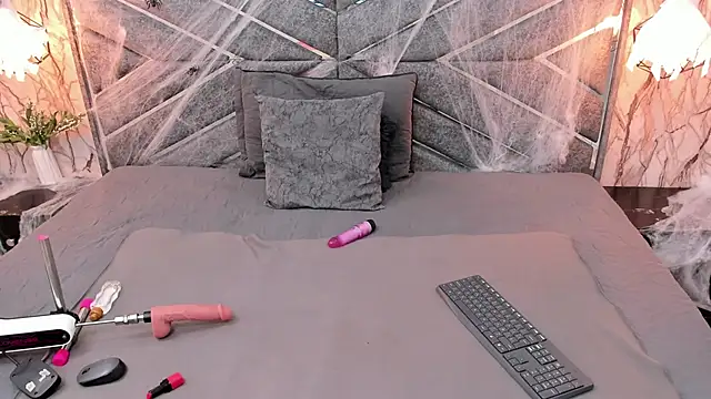 SASHA BROWNIE   online show from 16, 10, 2025