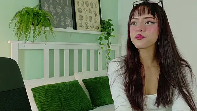 Taylorsmitth  online show from 15, 10, 2025